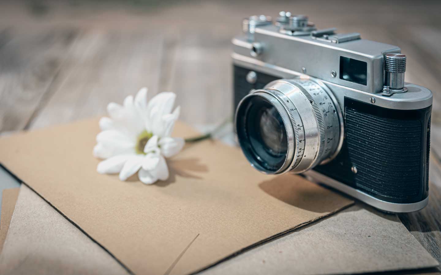 ကြှနျုပျတို့ကိုဆကျသှယျရနျ